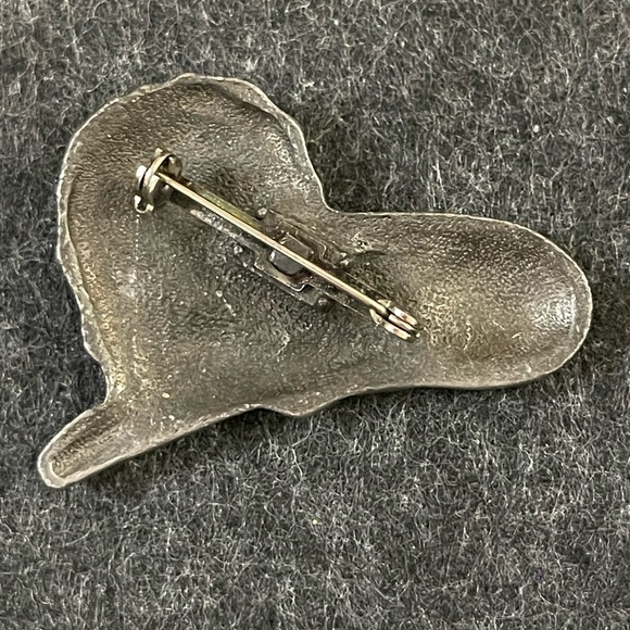 Vintage pewter lion brooch - Picture 2 of 2